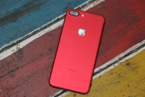 Lý do thực sự Apple ra iPhone 7 màu đỏ là để khiến Samsung đau đến tận cùng?