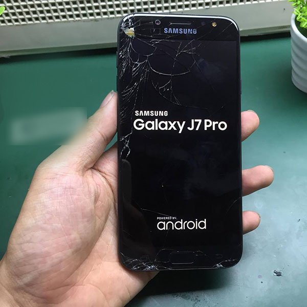 Thay Màn Hình Samsung Galaxy J7 Pro Giá Tốt, Uy Tín Tại Viettopcare