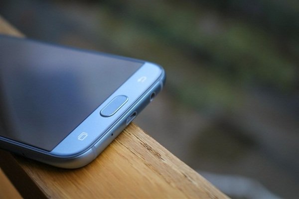 Khắc phục Samsung Galaxy J7 Pro bị sập nguồn nhanh chóng