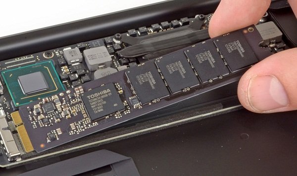 Thay nâng cấp ổ cứng SSD Macbook Air nhanh chóng tại TP. HCM