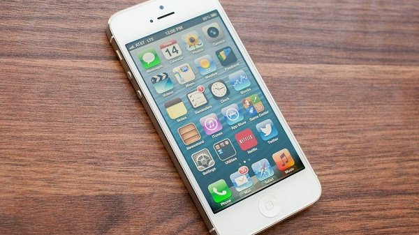 Màn hình iPhone 5 bị giật, cách khắc phục khẩn cấp