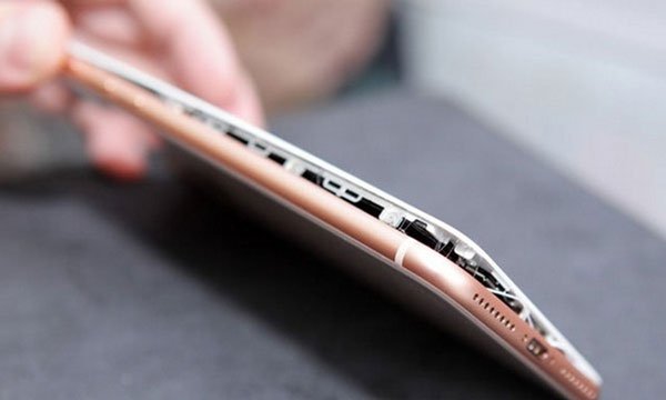 iPhone 8 bị phồng pin: "cơn ác mộng" của fan Táo 2