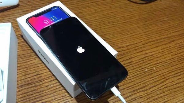 iPhone X bị lỗi pin, người dùng phải làm sao? 1
