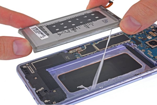 Lúc nào cần thay pin Samsung A6 Plus?