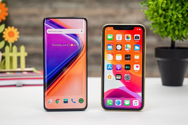 So sánh OnePlus 7 Pro vs Apple iPhone XR 2