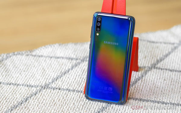 Đánh giá Samsung Galaxy A70: To có thực sự tốt? 2