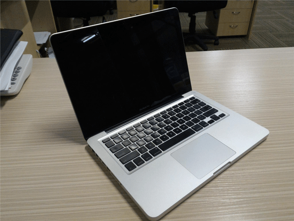 thay-man-hinh-macbook-2017-13-inch